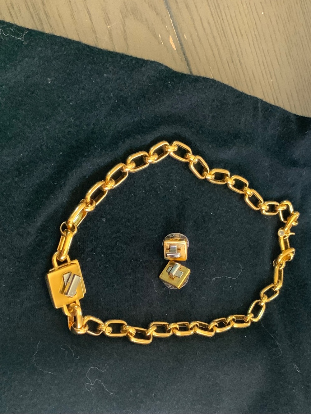Kate spade choker style interlock necklace with matching earrings .